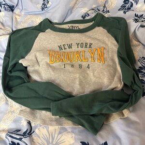 Vinyl Icons green long sleeve New York Brooklyn 1994 baseball crop top